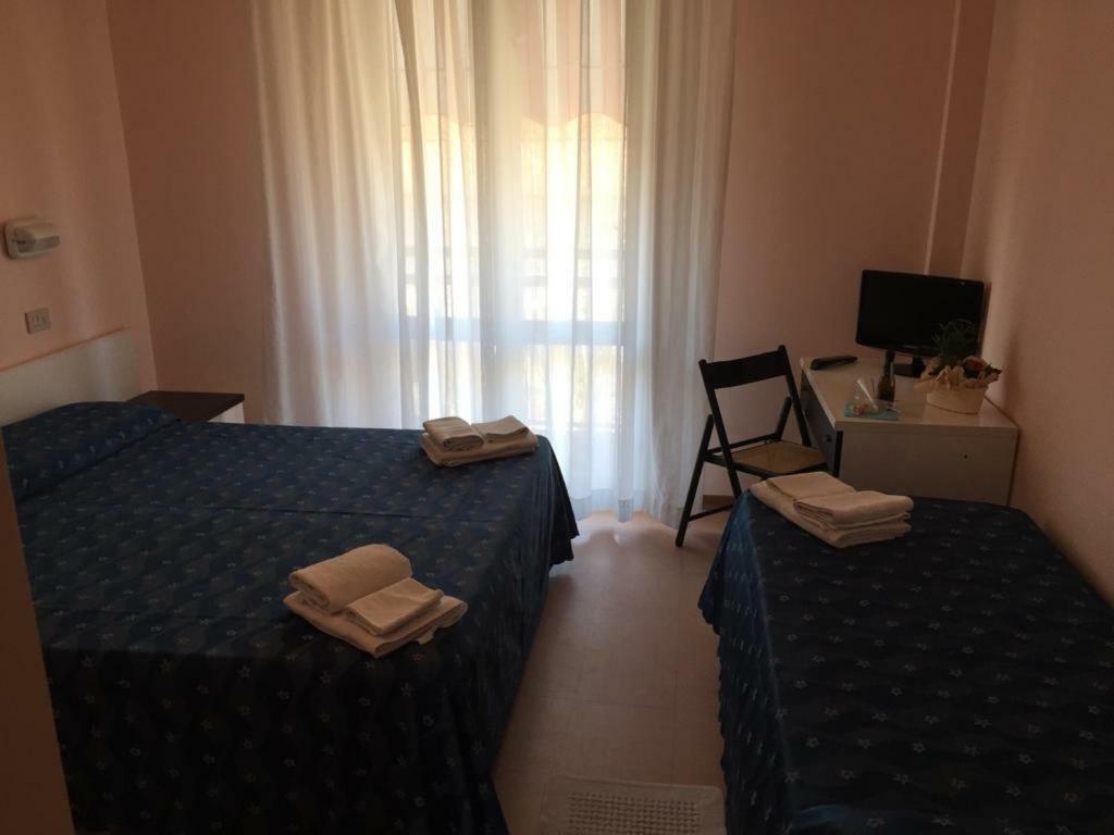 Hotel Ville De Paris Riccione Eksteriør billede
