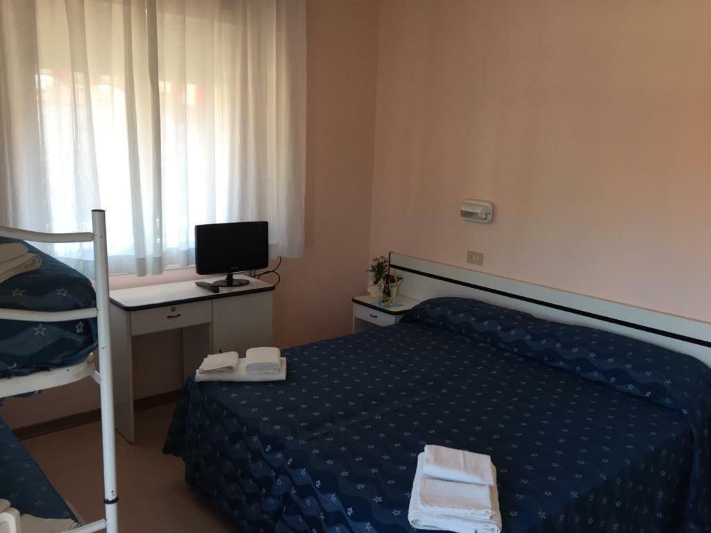 Hotel Ville De Paris Riccione Eksteriør billede
