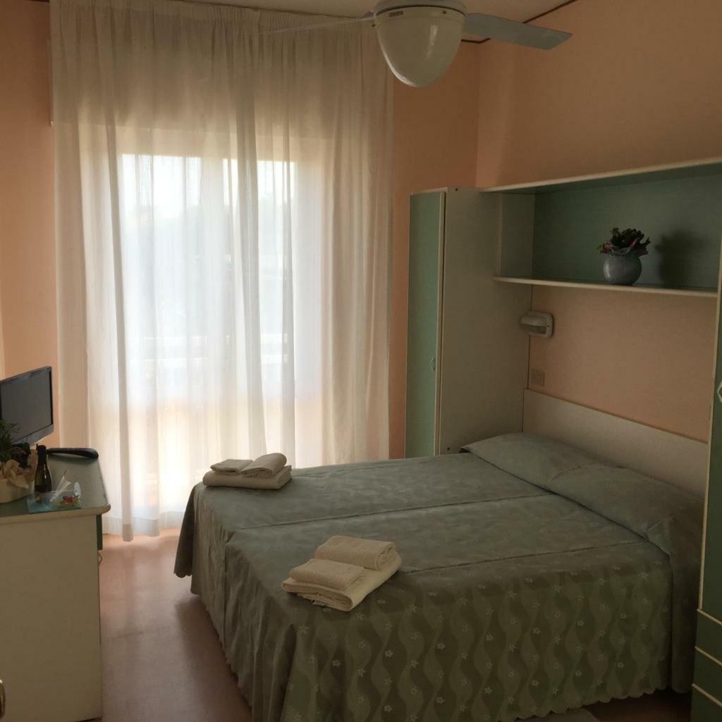 Hotel Ville De Paris Riccione Eksteriør billede