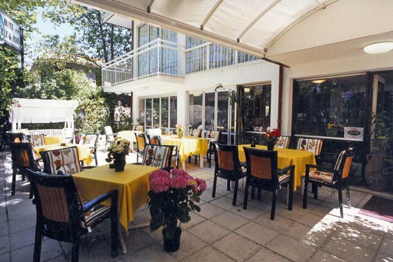 Hotel Ville De Paris Riccione Eksteriør billede