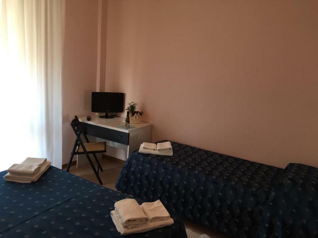 Hotel Ville De Paris Riccione Eksteriør billede