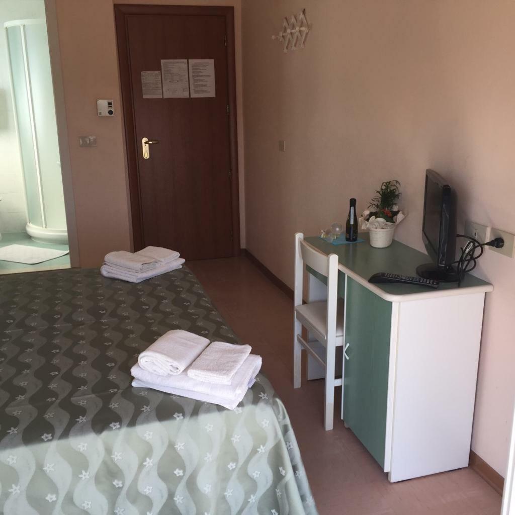 Hotel Ville De Paris Riccione Eksteriør billede