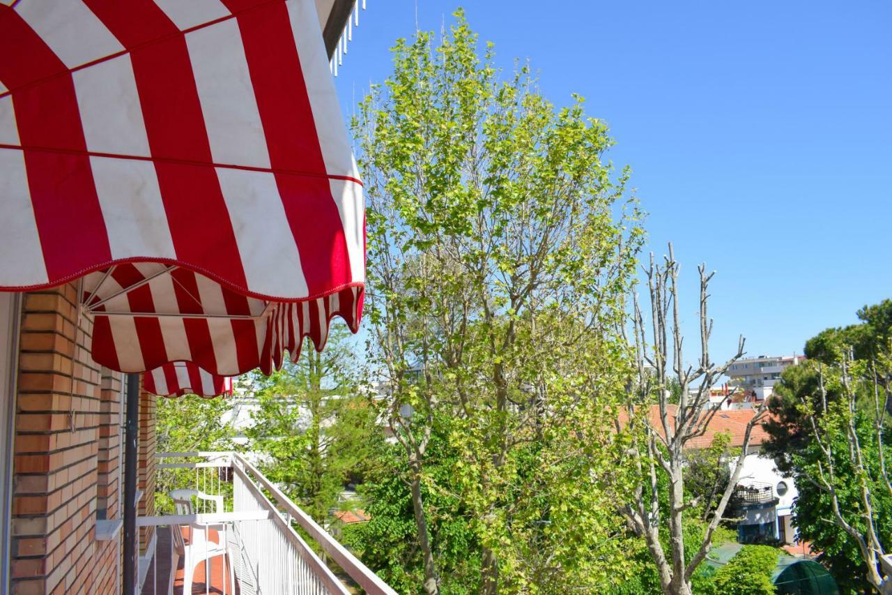 Hotel Ville De Paris Riccione Eksteriør billede