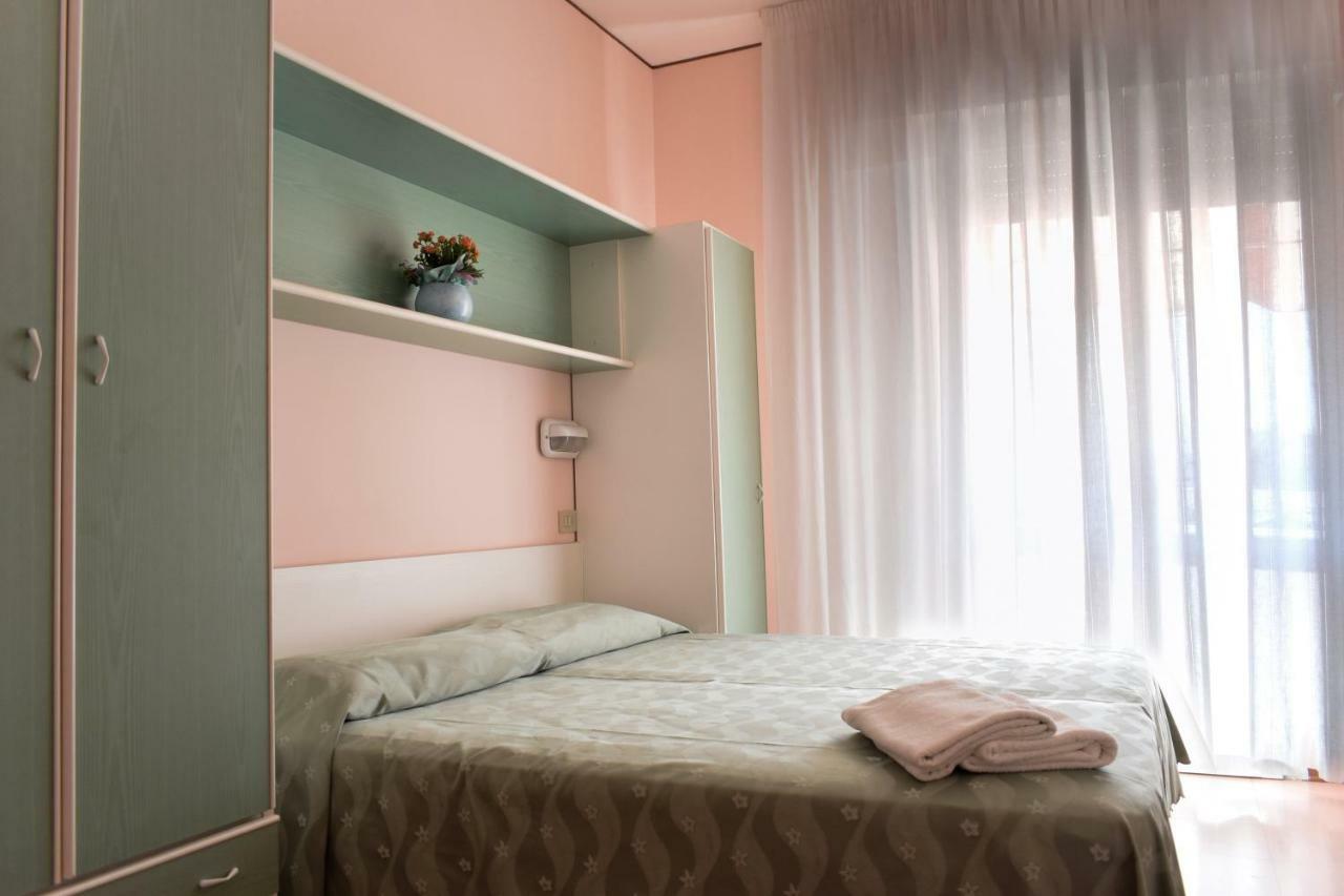 Hotel Ville De Paris Riccione Eksteriør billede