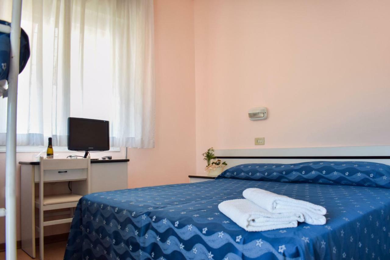 Hotel Ville De Paris Riccione Eksteriør billede
