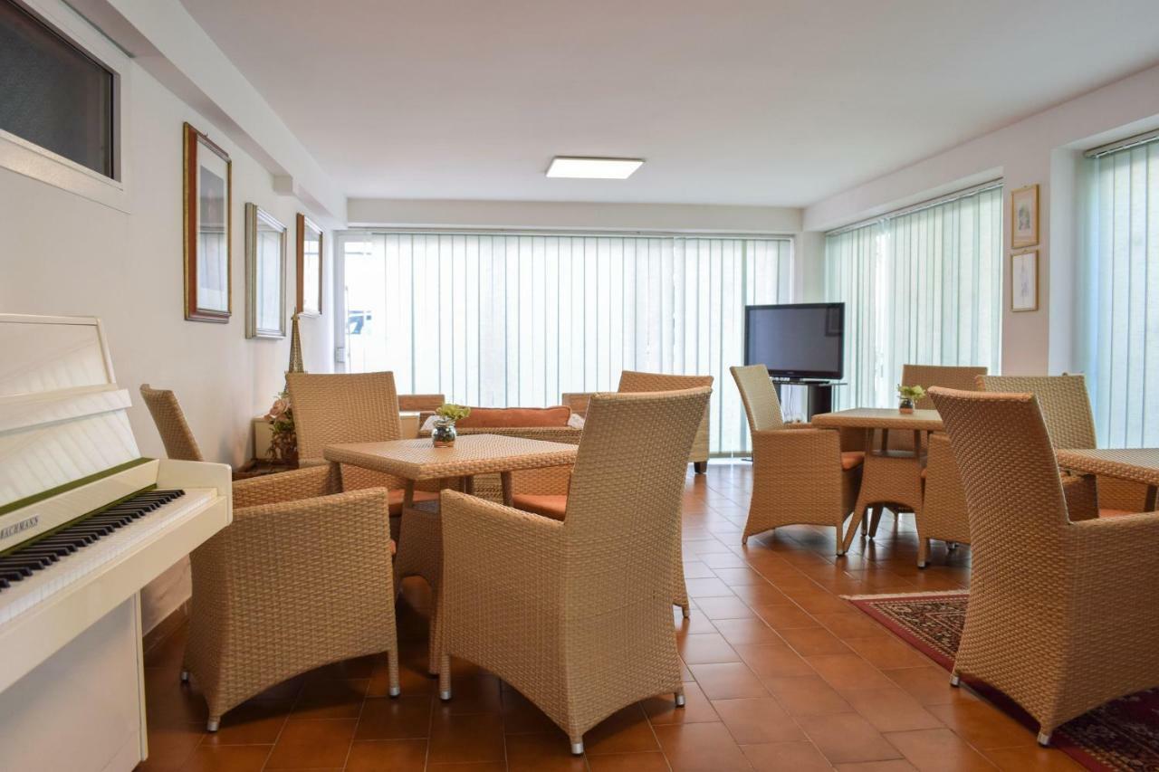 Hotel Ville De Paris Riccione Eksteriør billede